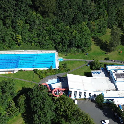 Bild vergr&ouml;&szlig;ern: Luftbild vom Siegtalbad
